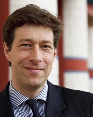 Dr. Simon Learmount